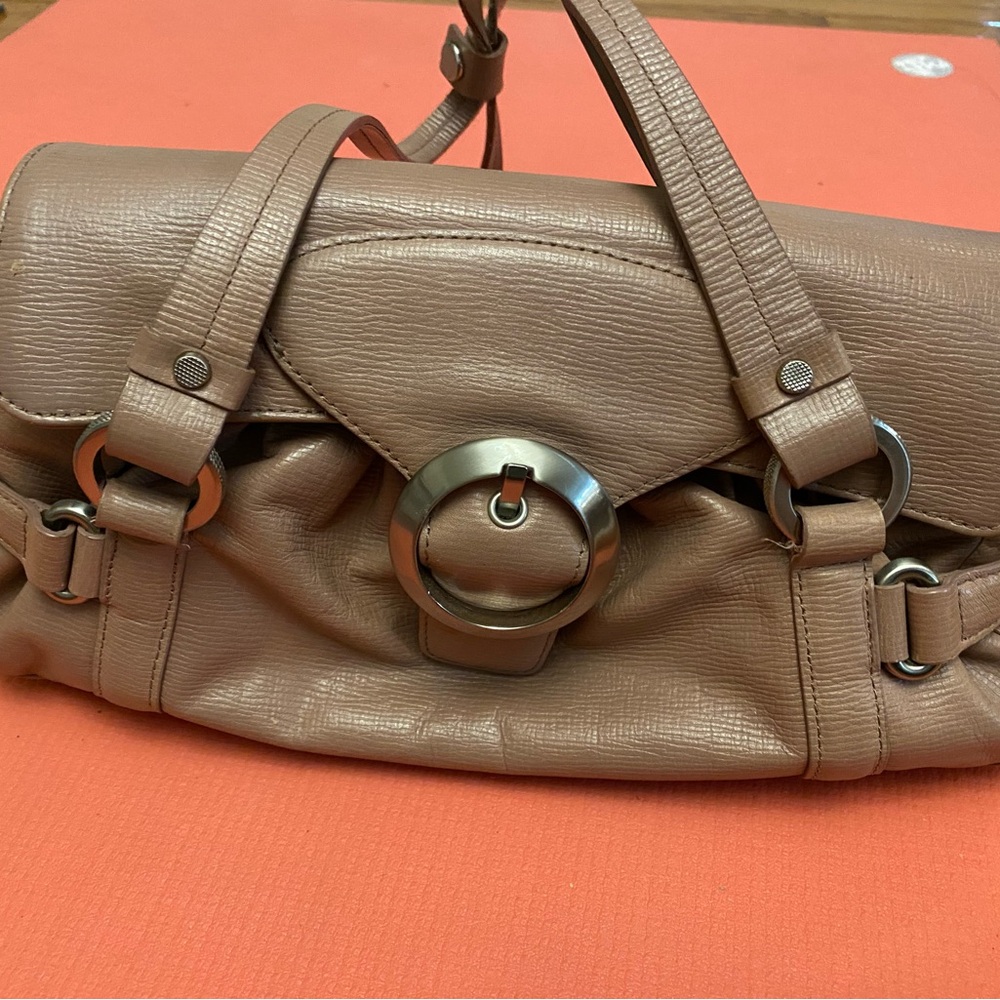 Elegant Tan/pink Leather Shoulder Bag